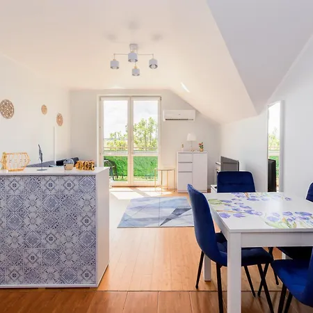 Apartman Marine By Bookinghost