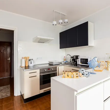 Marine By Bookinghost Apartman *